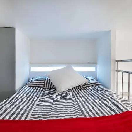 Appartement Ideal For Exploring On Foot Parijs