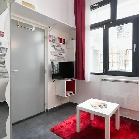 Ideal For Exploring On Foot * Париж