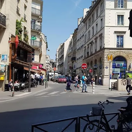 Ideal For Exploring On Foot Апартаменты Париж