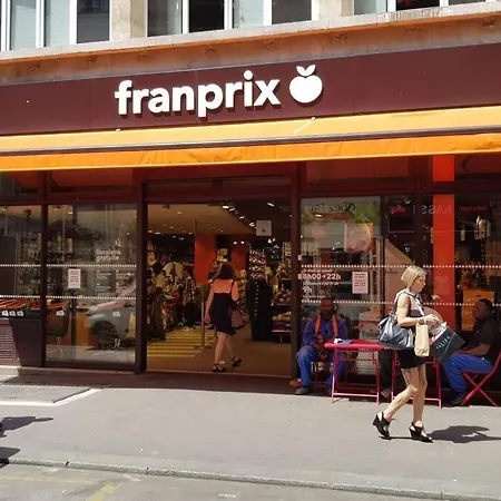 Апартаменты Ideal For Exploring On Foot Париж