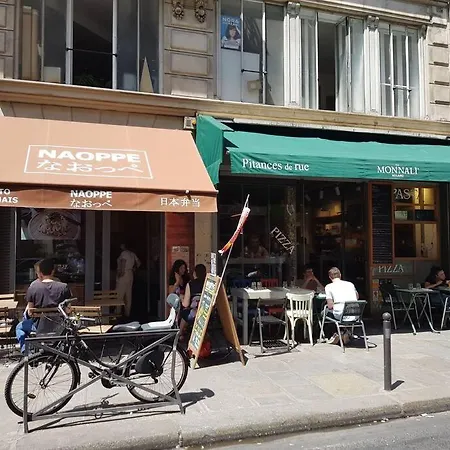 Ideal For Exploring On Foot * Париж