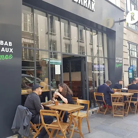 Ideal For Exploring On Foot Апартаменты Париж